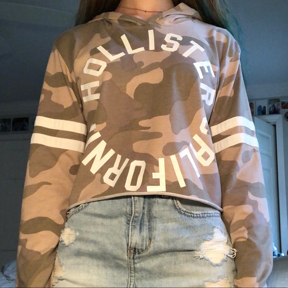 hollister camo long sleeved shirt